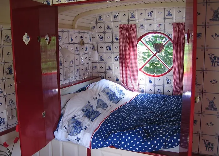 Bed and Breakfast Pipowagen Camping Puur Genieten 3*